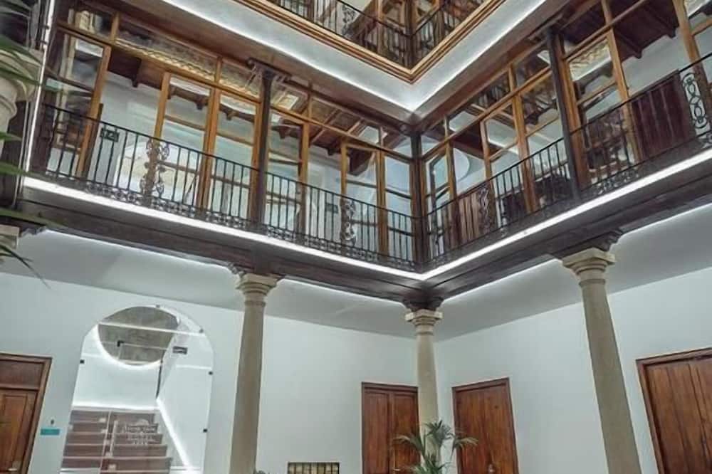 Hotel Alvar Fañez