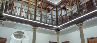 阿尔瓦法尼恩酒店