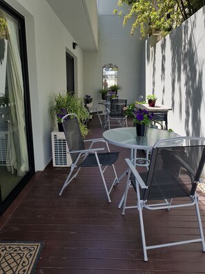 BBQ/picnic area - Hawley Beachside Accommodation (Hawley Beach)