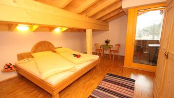 Premium bedding, iron/ironing board, cots/infant beds, rollaway beds