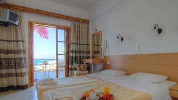 Twin Room | 1 bedroom, soundproofing, free WiFi, bed sheets