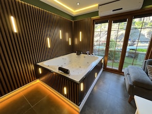 Habitación Deluxe, 1 habitación | Minibar, escritorio, insonorización y wifi gratis