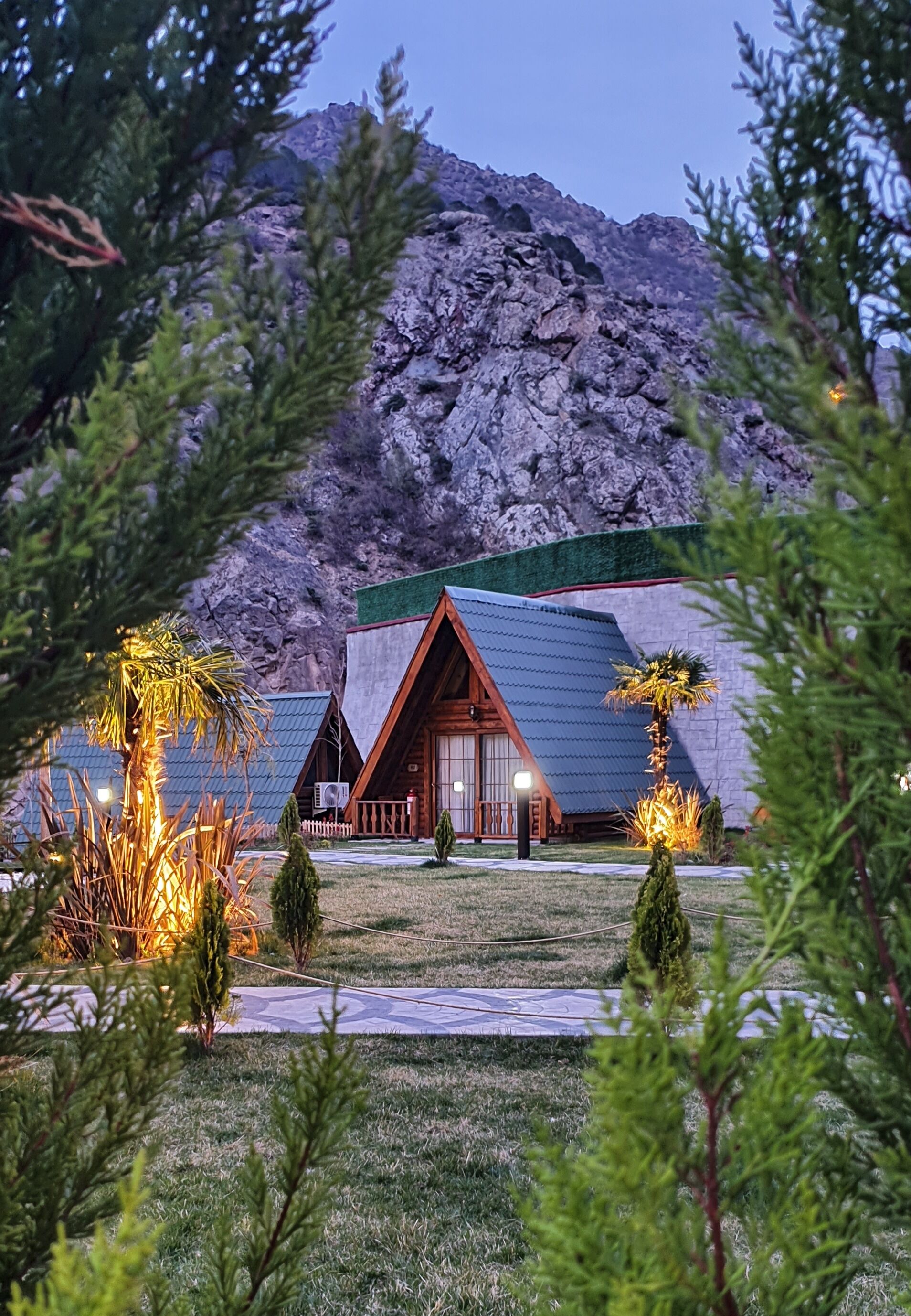 ميني بار ومكتب وتجهيزات عازلة للصوت وواي فاي مجانًا