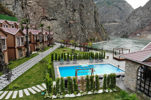 Piscine extérieure (ouverte en saison)