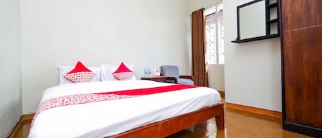 Habitación doble estándar | Escritorio, wifi gratis y ropa de cama
