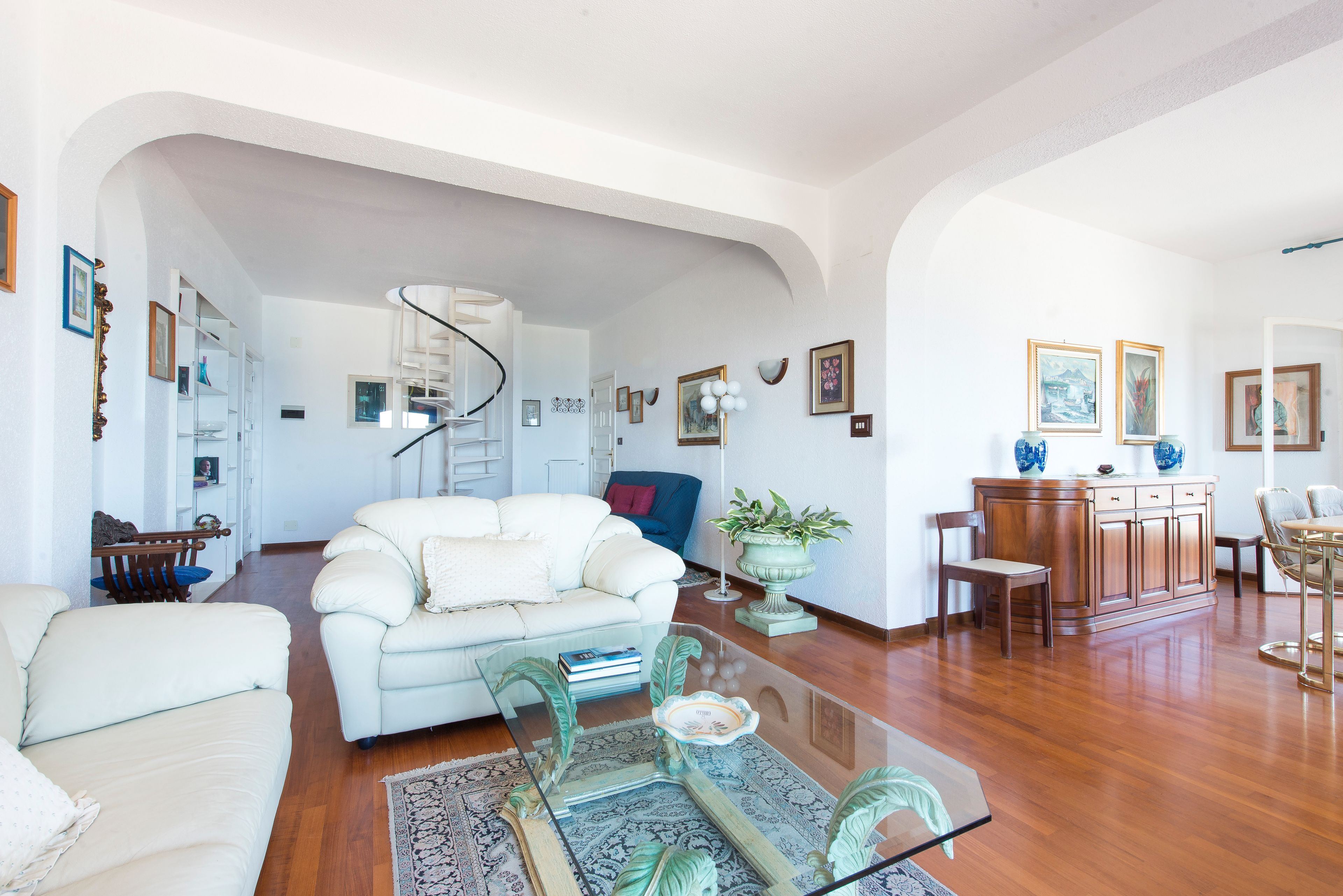 Apartamento, 1 quarto | Sala de estar | TV de tela plana