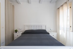 公寓, 2 间卧室, 露台 | 熨斗/熨衣板、免费 WiFi、床单