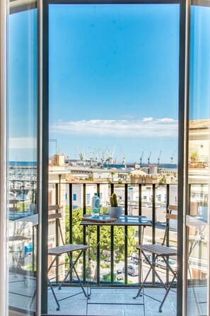 Căn hộ, 1 phòng ngủ | Quang cảnh từ phòng