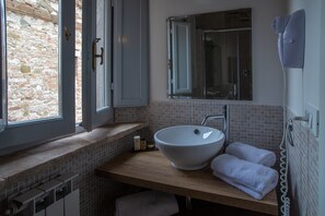Deluxe Double Room | Bathroom sink - Santa Cecilia Perugia - Rooms & Suite (Perugia)