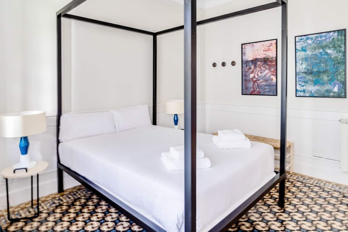 Family Apartment, 6 Bedrooms, Non Smoking, 2 Bathrooms | Blackout drapes, iron/ironing board, WiFi (free), bed sheets