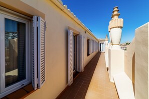 Superior Apartment, 2 Bedrooms, Balcony | Balcony - Welcomer Apartments Granada Gran Vía (Granada)