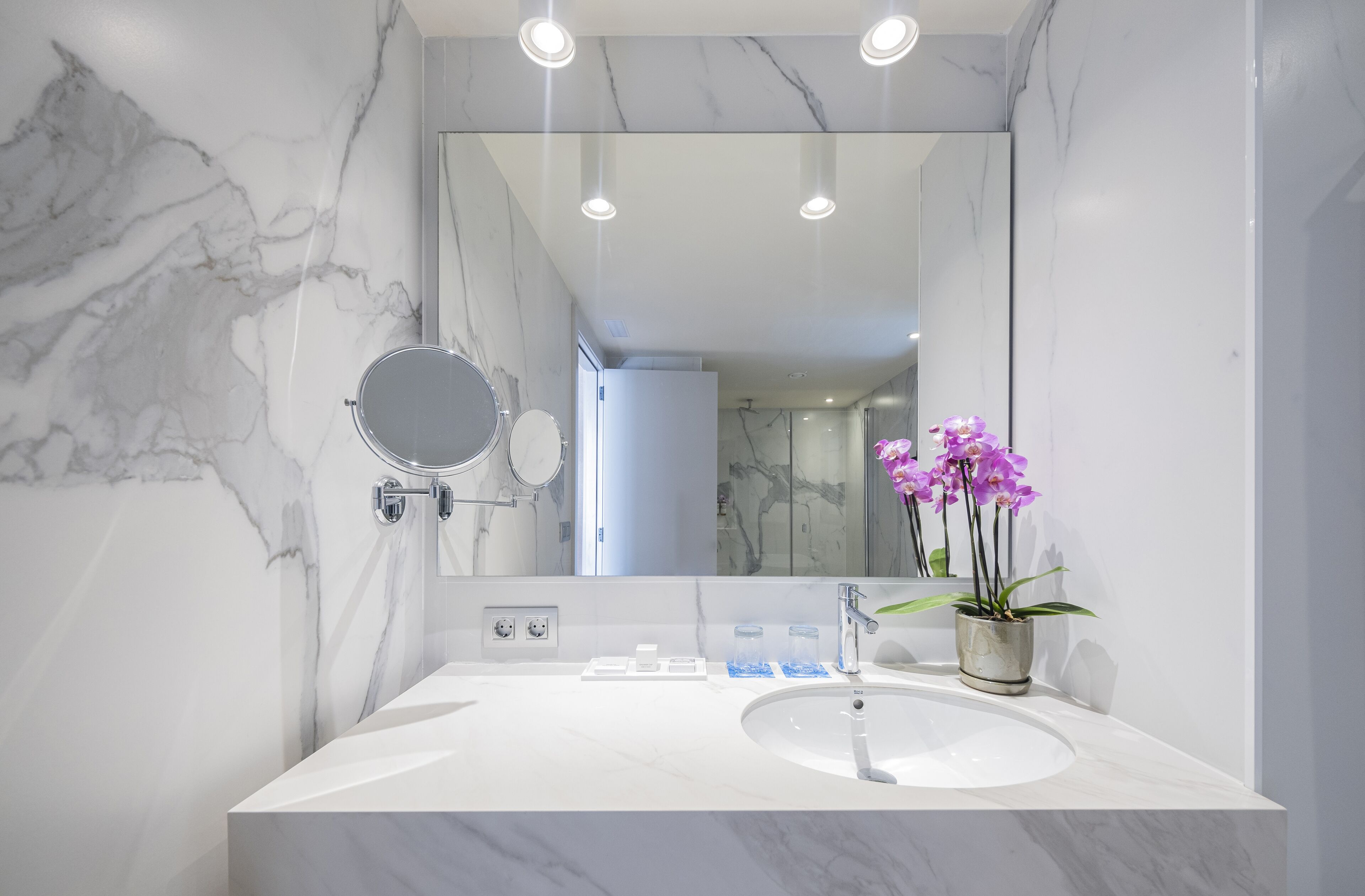 junior room, sea view (suit) | 1 bedroom, minibar, in-room safe, desk