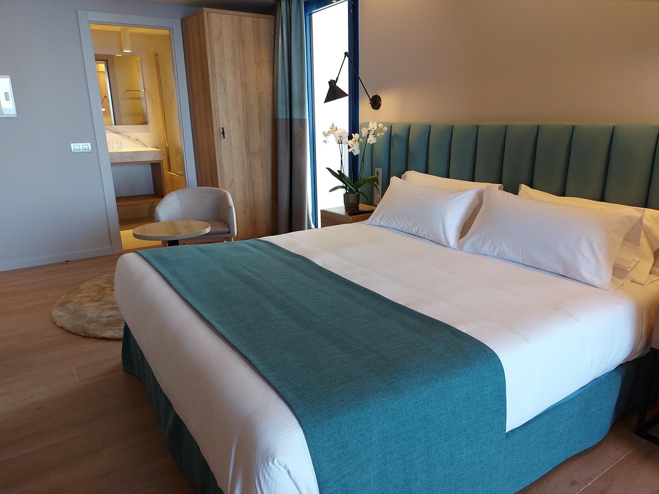 Minibar, in-room safe, soundproofing, iron/ironing board