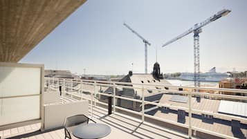 Large Studio with a Rooftop Terrace | Terrace/patio