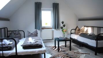 Classic Condo (Zebra) | 1 bedroom, free WiFi, bed sheets