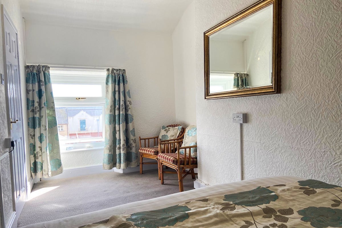 Individually furnished, iron/ironing board, bed sheets