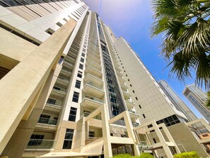 Front of property - HiGuests - Executive tower (Dubai)