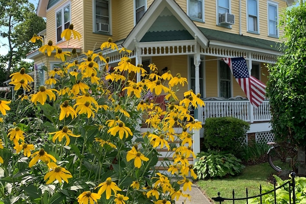 5 bedroom with gardens