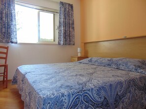 Apartemen (One-Bedroom Apartment with Terrace) | 3 kamar tidur, setrika/meja setrika, Wi-Fi gratis, dan seprai linen