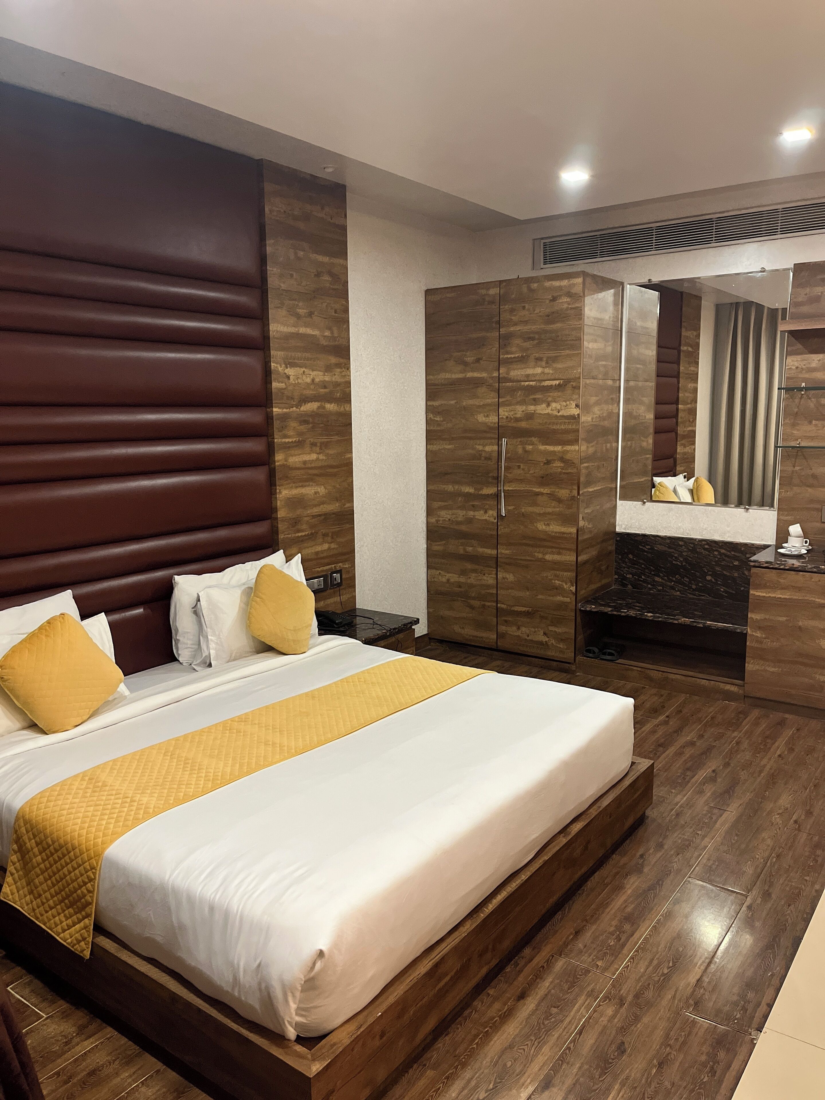 executive double room | soundproofing, free wifi, bed sheets