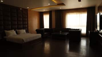 Grand Suite | 1 bedroom, soundproofing, free WiFi, bed sheets