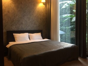 Economy Room, 1 Bedroom | Premium bedding, minibar, in-room safe, desk - Monte Carlo (Batumi)