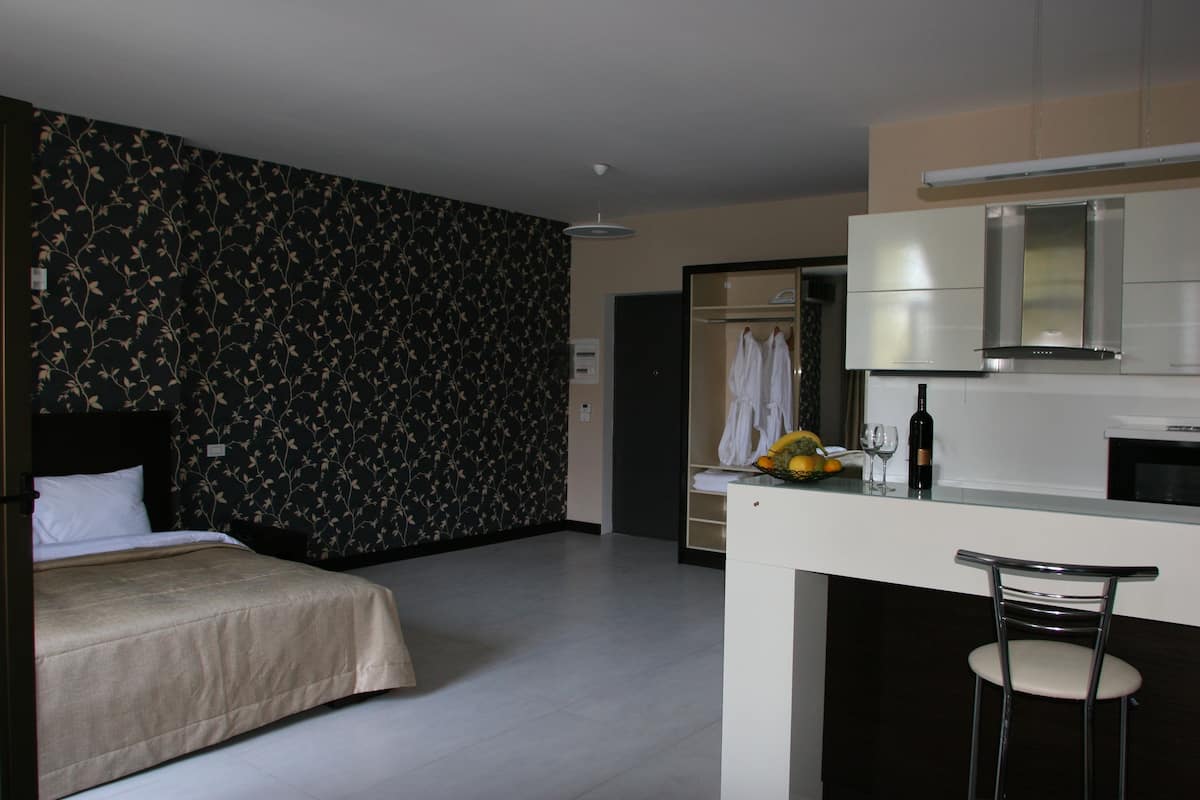 Superior Studio | Premium bedding, minibar, in-room safe, desk