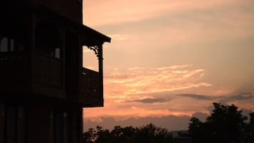 Fassade der Unterkunft – Abend/Nacht