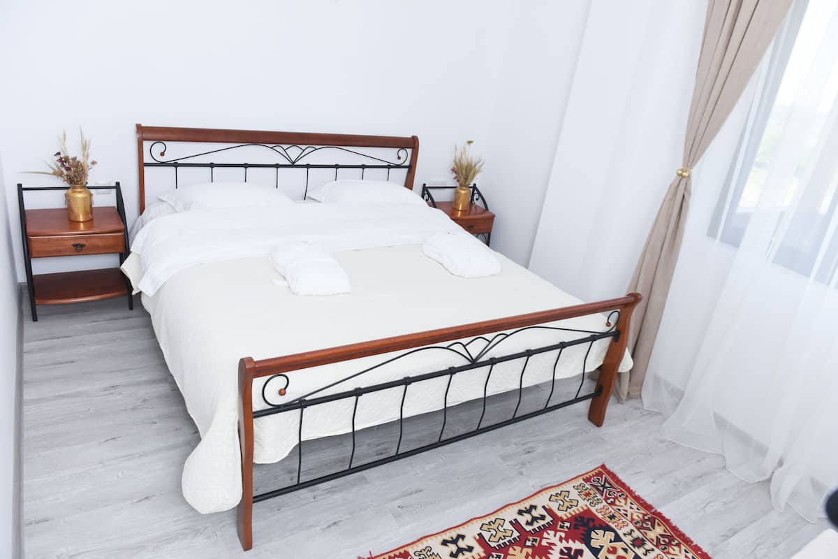 Luxe beddengoed, pillowtop-bedden, geluiddichte muren, gratis wifi