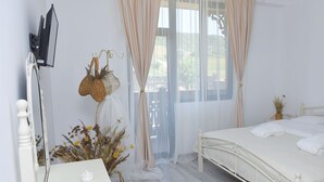 Luxe beddengoed, pillowtop-bedden, geluiddichte muren, gratis wifi