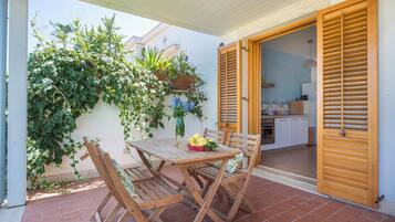 Appartamento, 2 camere da letto, vista giardino | Terrazza/patio