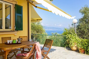 Appartement, 2 chambres, terrasse, vue mer | Vue de la chambre