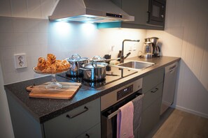 Deluxe Apartment, 1 Bedroom, Mountain View (Pets not allowed) | Private kitchen