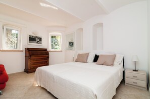 Apartamento (Apartments Carmen & Tosca - Two-Bedro) | Ferros/tábuas de passar roupa, Wi-Fi de cortesia, roupa de cama