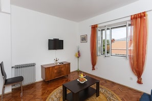 Apartemen (Two Bedroom Apartment with Terrace) | Dapur pribadi | Lemari es, microwave, kompor, dan ketel listrik