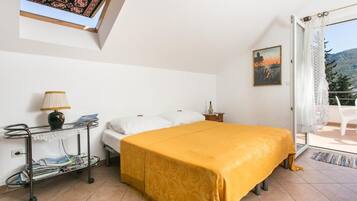 أسرّة أطفال/رضّع (مجانًا) وواي فاي مجانًا وملاءات أسرّة