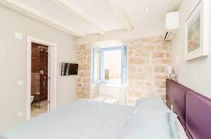 Wifi gratis y ropa de cama