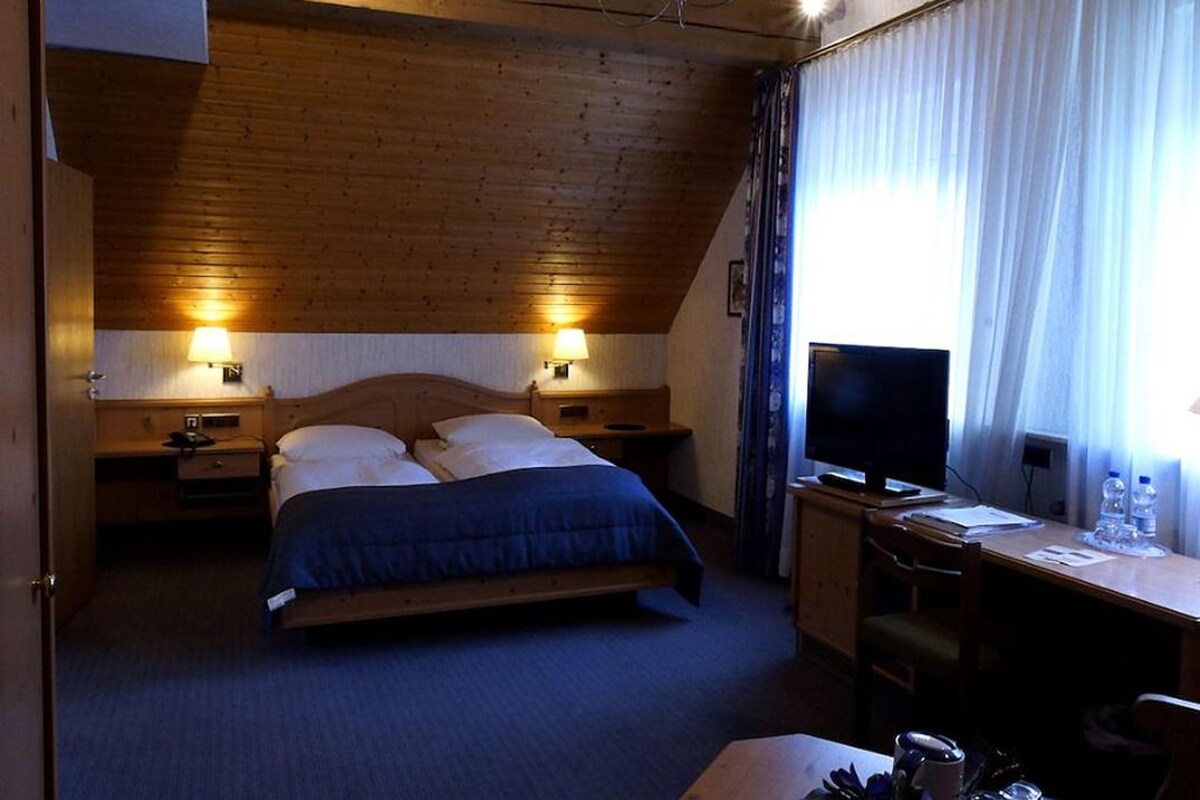 Standard Double Room | Desk, soundproofing, free WiFi, bed sheets
