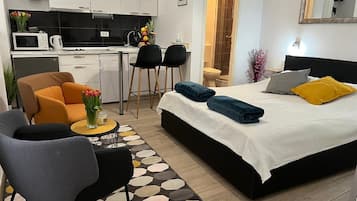 Estudio (Apartments Noa Old Town - Studio - Fi) | Tabla de planchar con plancha, wifi gratis y ropa de cama