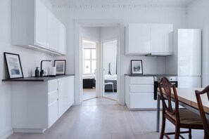 アパートメント 3 ベッドルーム | 専用キッチン | 冷蔵庫、電子レンジ、オーブン、コンロ