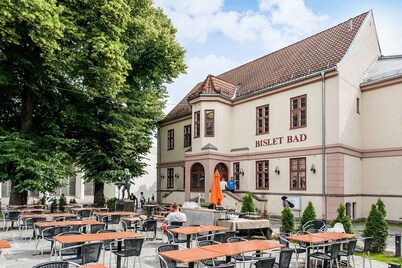 Central 1 Bedroom Apartment