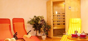Sauna, hot tub, steam room