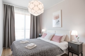 1 bedroom, individually decorated, individually furnished