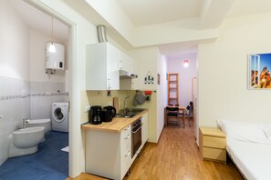 Studio | Zimmersafe, Bügeleisen/Bügelbrett, kostenloses WLAN, Bettwäsche