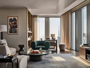 Xi Guan House | Minibar, in-room safe, desk, laptop workspace - Rosewood Guangzhou (Guangzhou)