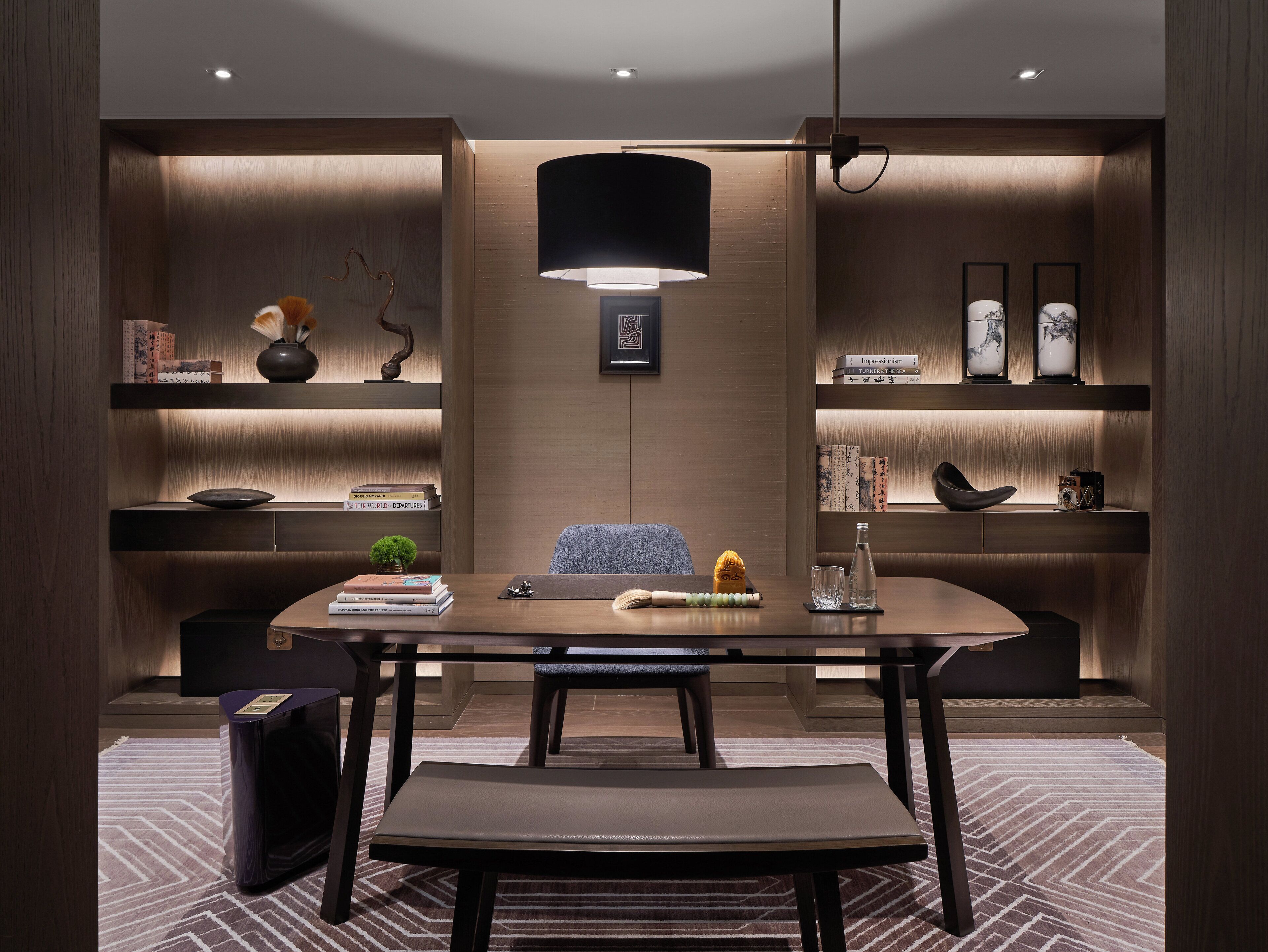 Grand Studio | Minibar, in-room safe, desk, laptop workspace