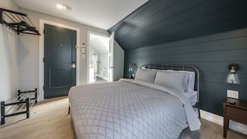 City Room, Balcony