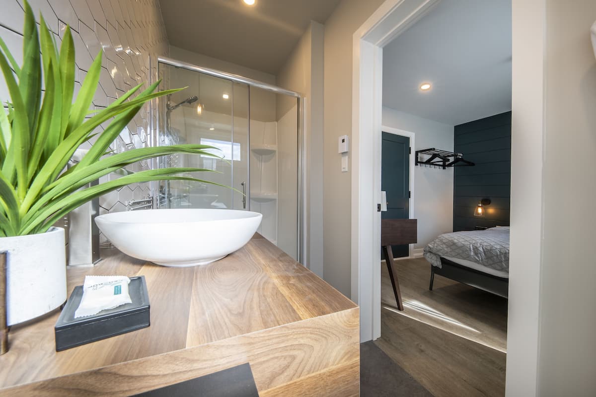 city room, 1 queen bed | bathroom | shower, rainfall showerhead, free toiletries, hair dryer