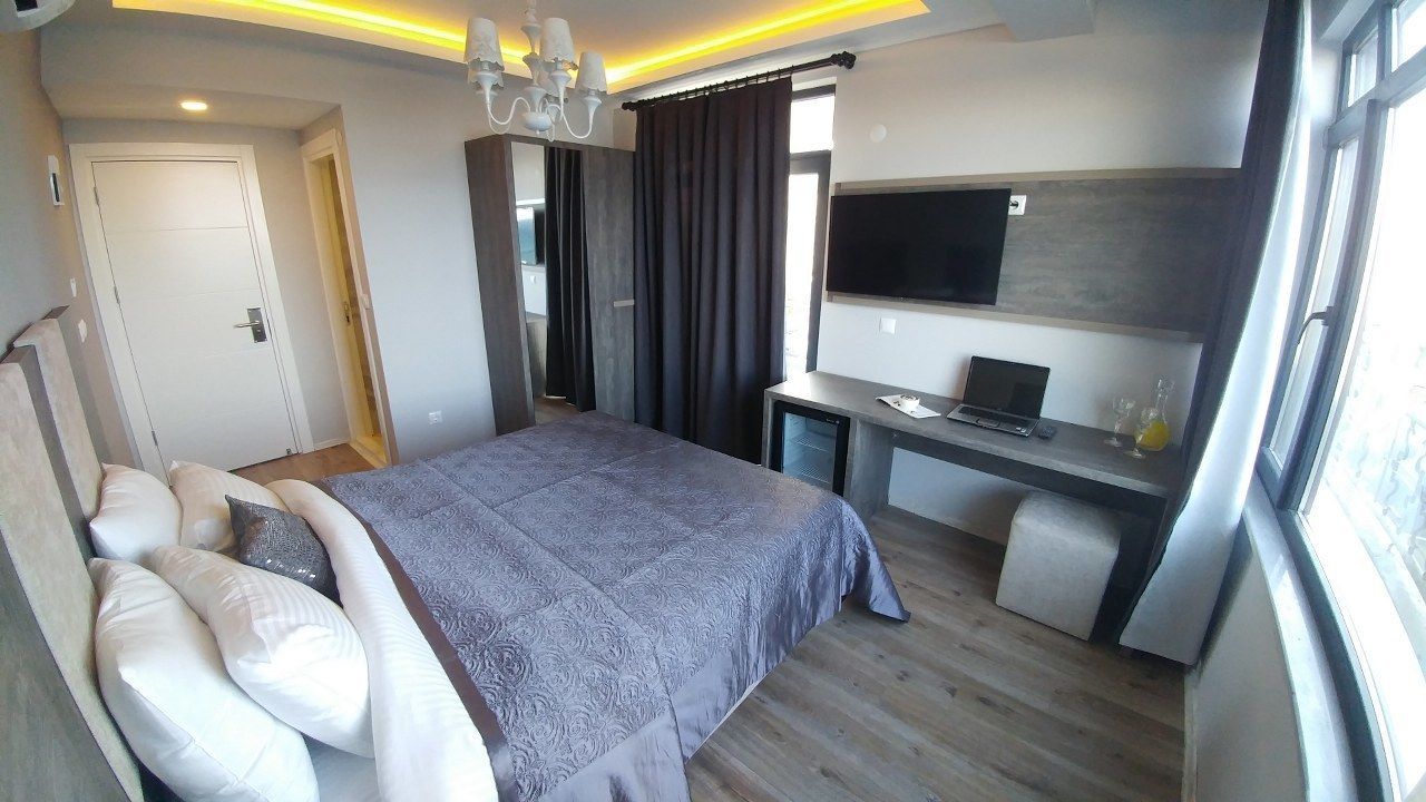 1 bedroom, premium bedding, down duvets, memory-foam beds