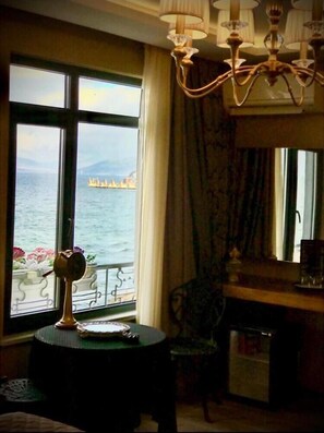 Deluxe Room, Sea View | 1 bedroom, premium bedding, down comforters, memory foam beds